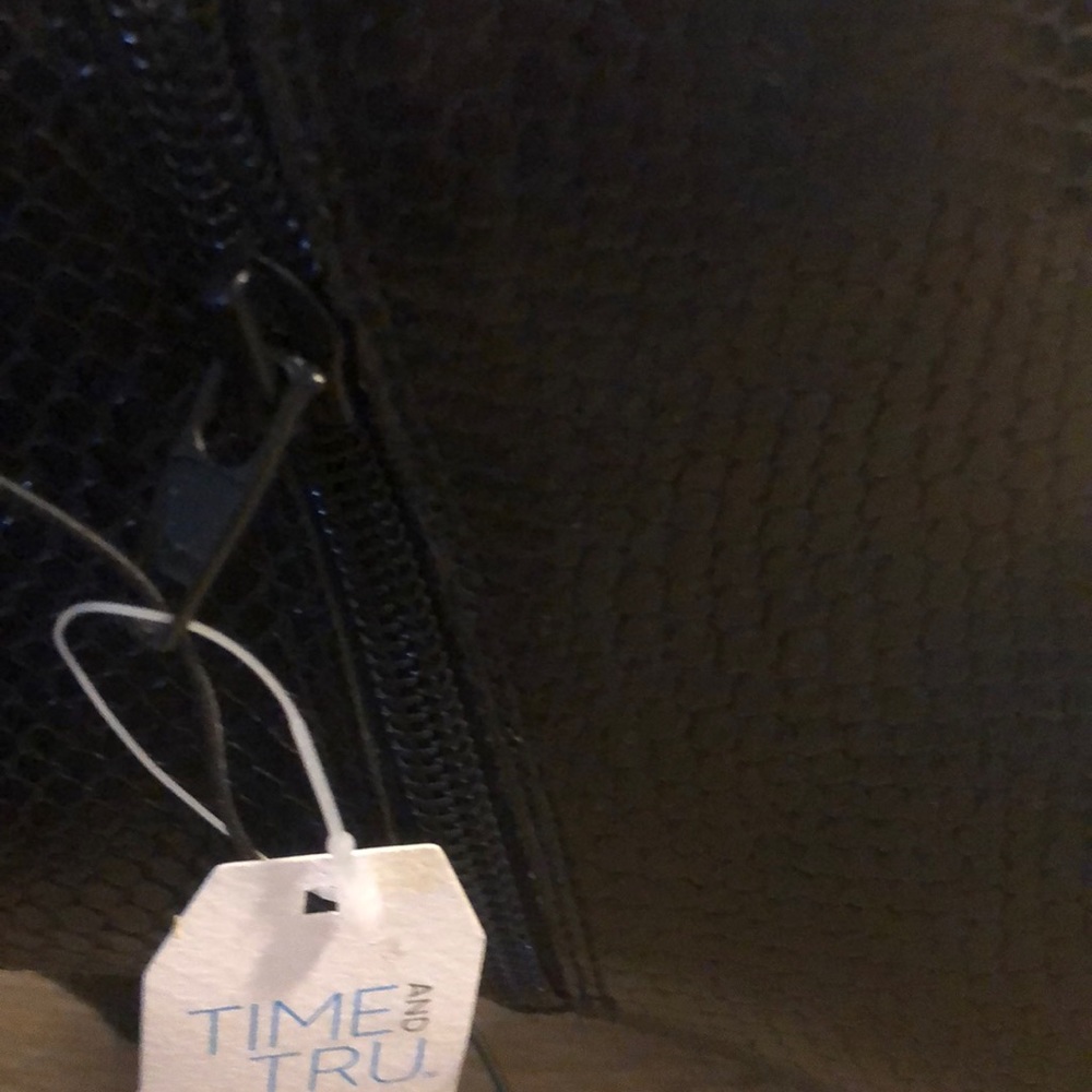 Time and Tru ankle boots in black - Picture 4 of 7